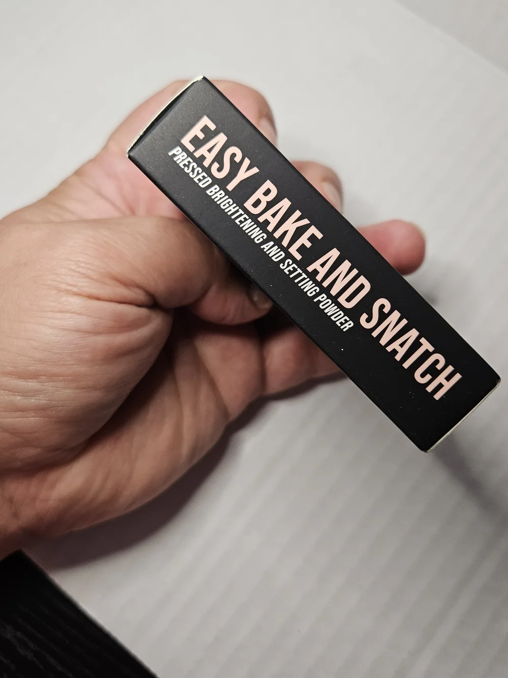 Huda Beauty Easy Bake & Snatch Pressed Brightening & Setting Powder Peach Pie